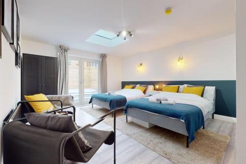 Stylish Studios near Regents Park! Room Type - Family Studio