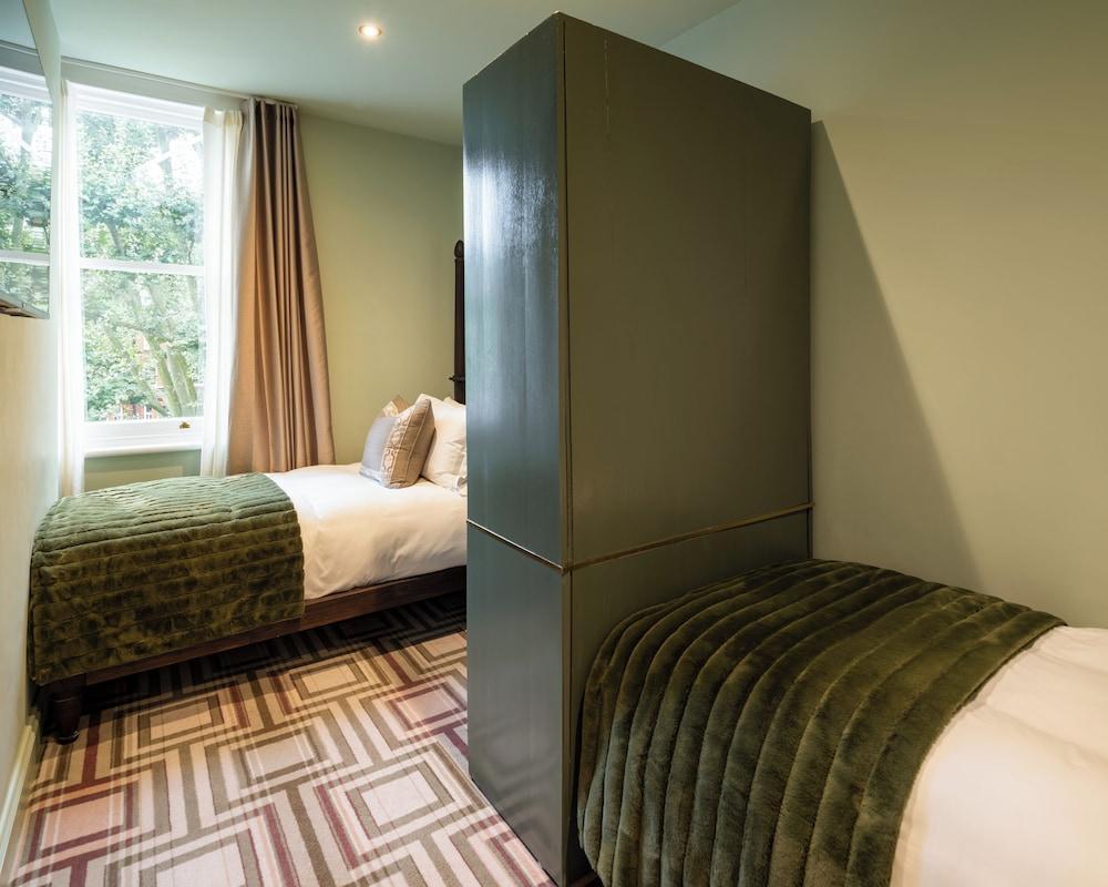 Ellen Kensington Room Type - Classic Twin Room