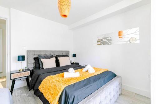 Stylish Flat In Trendy Bricklane - Tap to explore photos