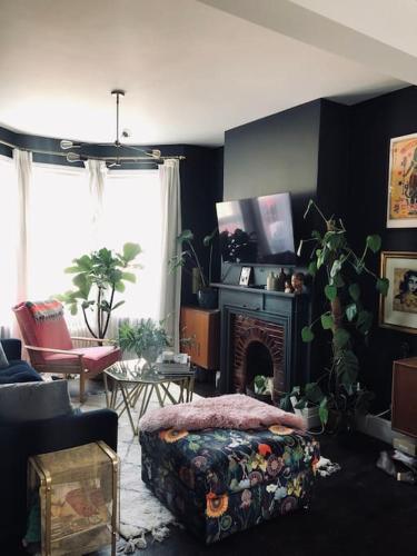 Eclectic Victorian Terrace House - Tap to explore photos
