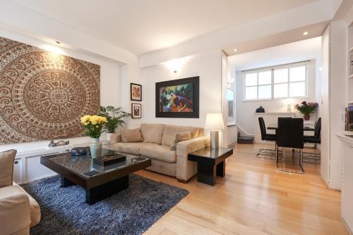 LONDON LUXURY TOWNHOUSE KENSINGTON - Tap to explore photos
