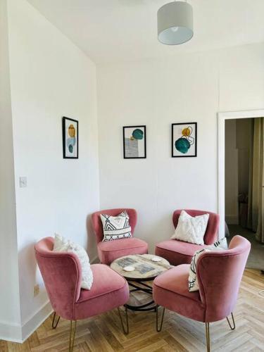 Fabulous Islington apartment - Tap to explore photos