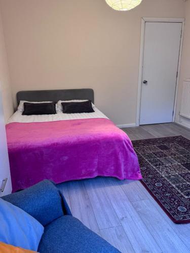 peaceful rooms in old street - Tap to explore photos