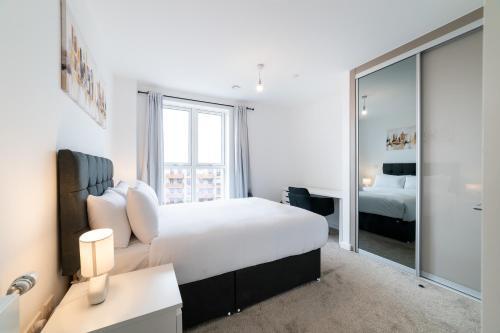Swift Retreat in Barking - Tap to explore photos