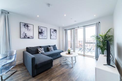 Swift Retreat in Barking - Tap to explore photos