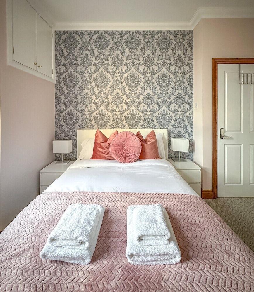 Fulham Rooms Room Type - Comfort Suite, Ensuite, City View (Double)
