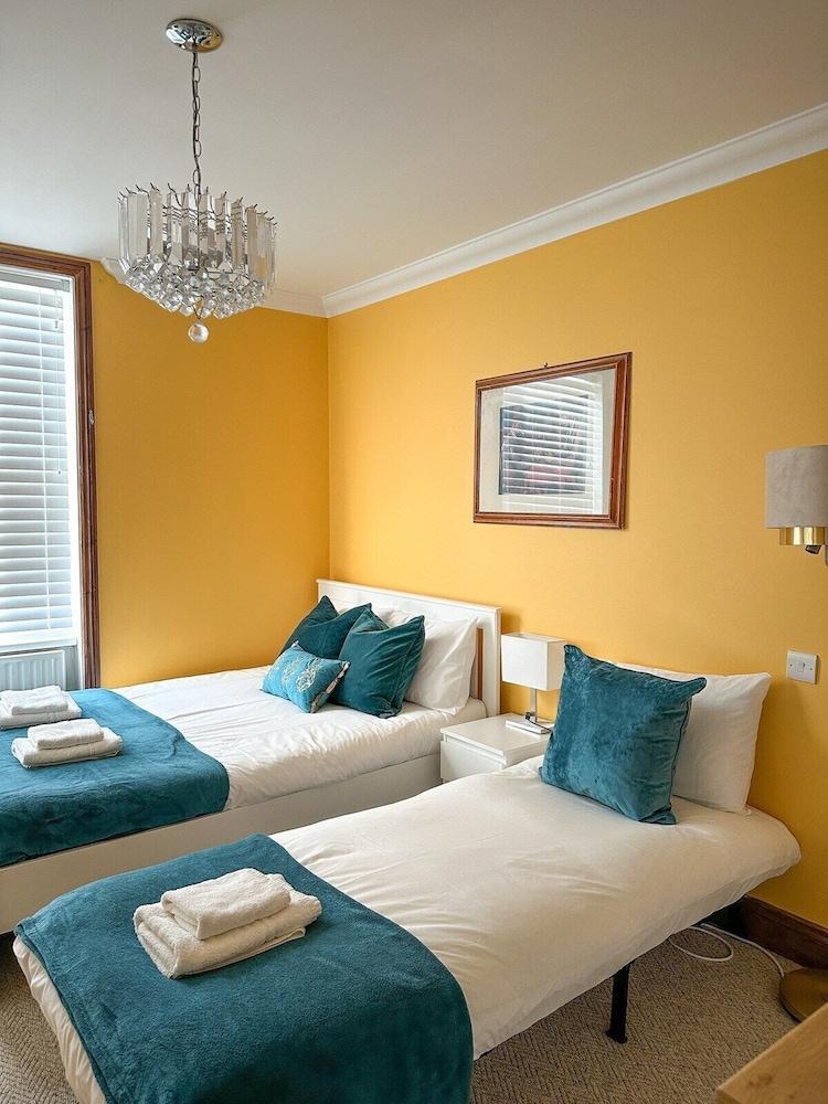 Fulham Rooms Room Type - Exclusive Apartment, Ensuite, City View