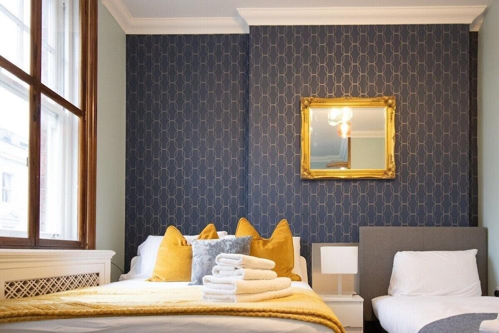 Fulham Rooms Room Type - Deluxe Studio, Ensuite, City View (Triple (3-Person))