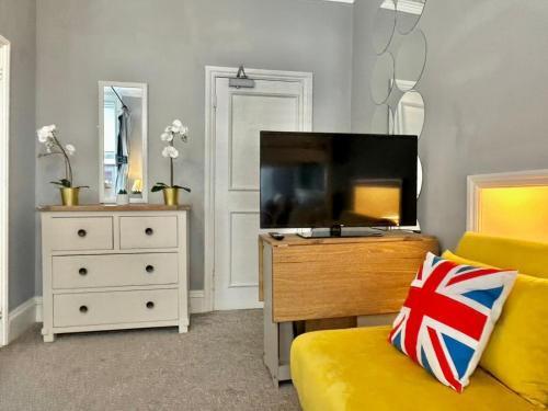 Stay In Edgware Road Guesthouse - Tap to explore photos