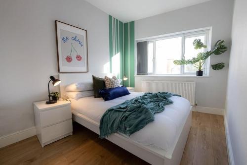 Charming Chalk Farm Properties Room Type - Four-Bedroom Apartment Charming Chalk Farm Properties Room Type - Four-Bedroom Apartment