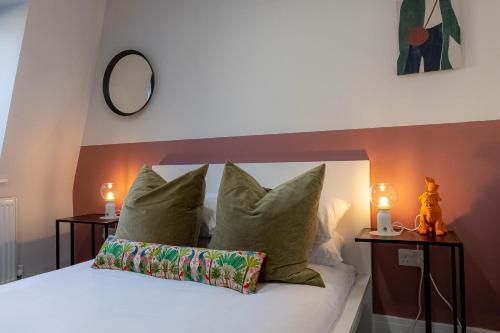 Charming Chalk Farm Properties Room Type - One-Bedroom Apartment