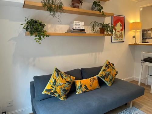 Charming & Cosy - Fitzrovia - West End - Tap to explore photos