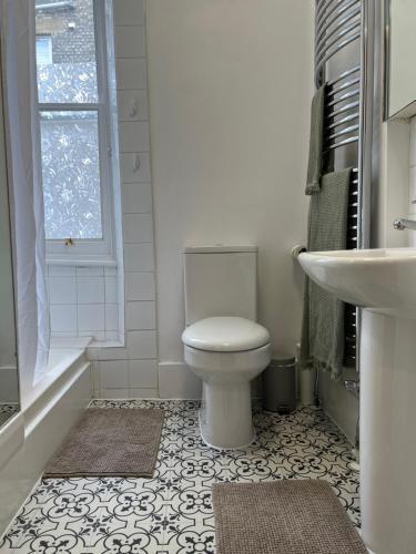 Charming & Cosy - Fitzrovia - West End - Tap to explore photos