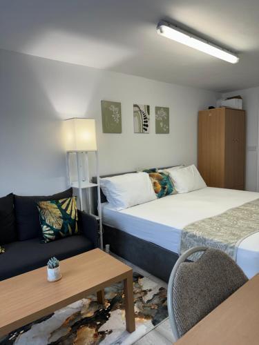 Posh Executive Studio London