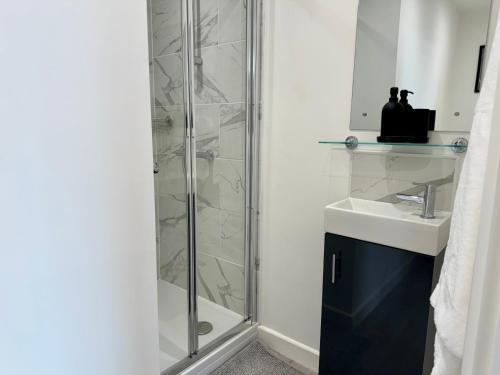 Studio in the heart of Greenwich - Tap to explore photos