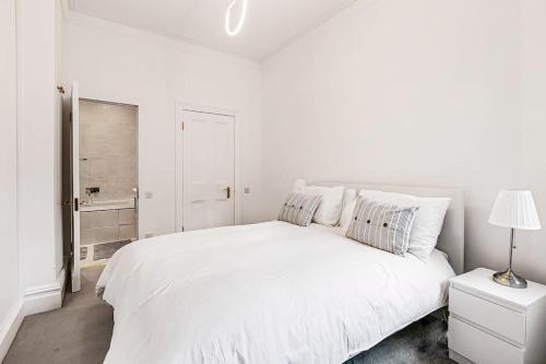 Cadogan Gardens VIP Residence - Tap to explore photos