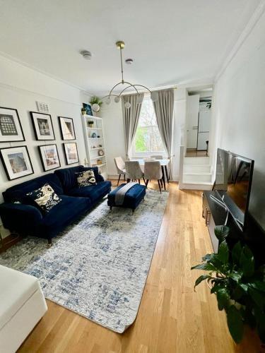 Central London Flat - Tap to explore photos