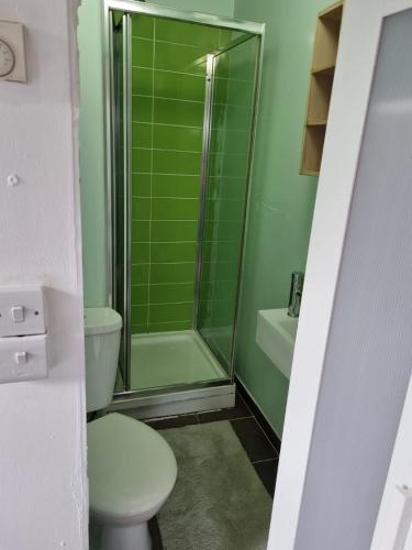 Cosy, quiet, studio flat - Tap to explore photos