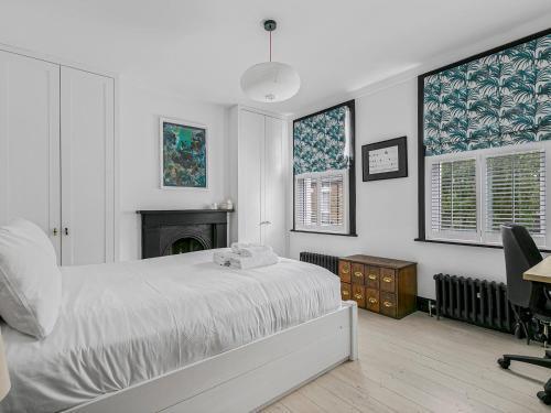 Elegant big House in Wandsworth, Close to Clapham, London - Tap to explore photos