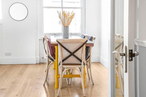 Luxury Marylebone Residence - Located on Chiltern Street - Tap to explore photos