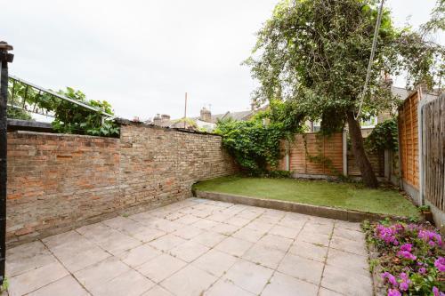 Barking Cosy Double Rooms - Tap to explore photos