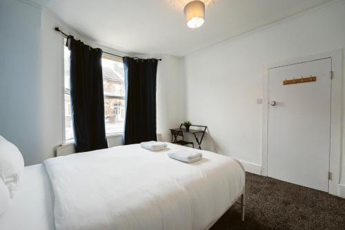 Barking Cosy Double Rooms - Tap to explore photos