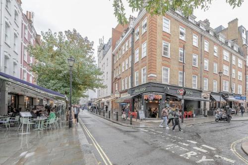 Stunning Oxford Street's Home