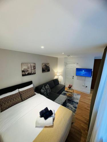 New Studio in Marylebone - Tap to explore photos