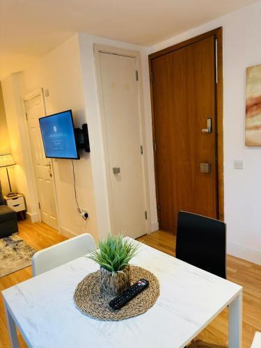 New Studio in Marylebone - Tap to explore photos