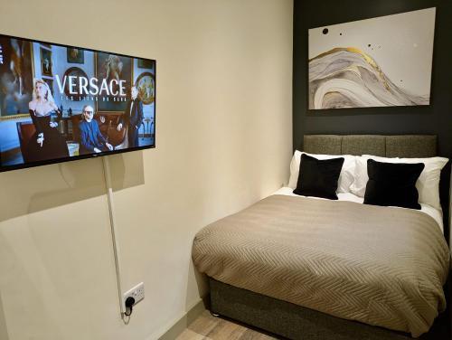 Battersea Serviced Studio Apartments - Tap to explore photos