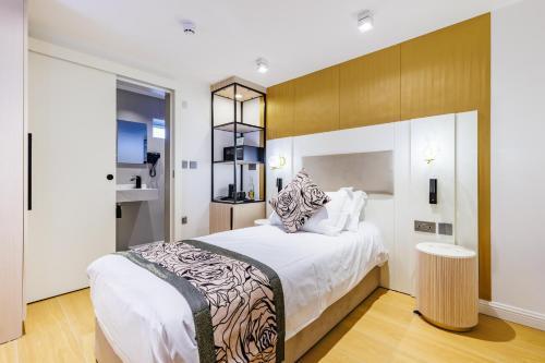 Rosemay Hotel near London Heathrow Airport - Tap to explore photos