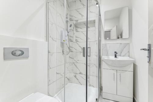 Cozy Tooting Apartment - Tap to explore photos