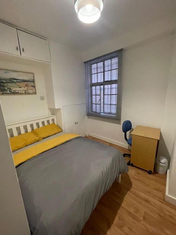 Sterling Suites Ealing Room Type - Standard Double Room