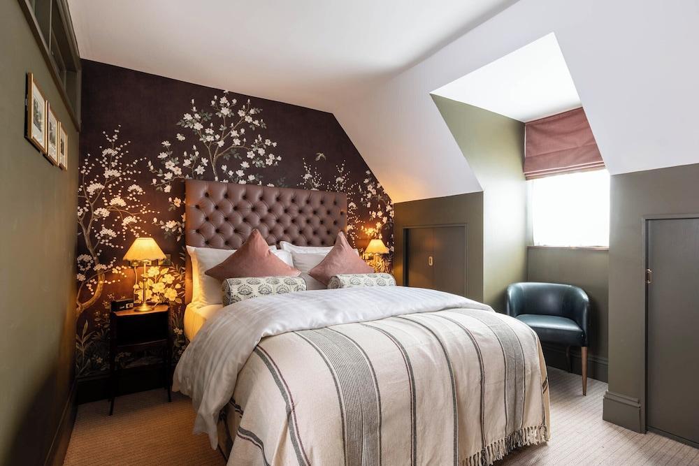 The Red Lion Room Type - Standard Double Room