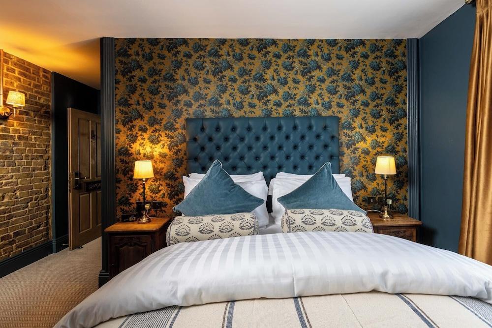 The Red Lion Room Type - Classic Double Room