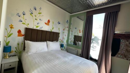 The Duchess Belle Hotel Room Type - King Room