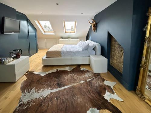 the crown loft ensuite luxury accommodation