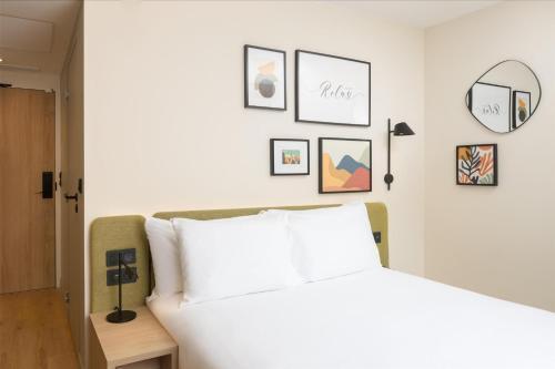 Hampton By Hilton Paris Charles De Gaulle Airport - Tap to explore photos