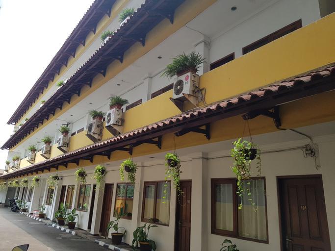 Hotel Maxim Kwitang Jakarta - Tap to explore photos