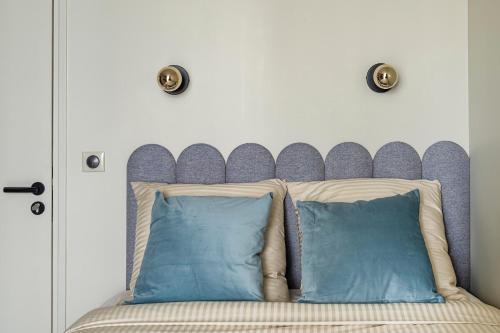 - Mall Room - Duke Housing