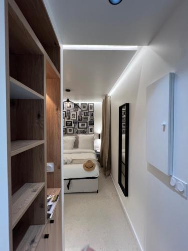 Studios Clouet-Paris Centre- XVe! - Tap to explore photos