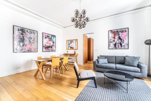 Luxury Appartement Champs Elysees - Tap to explore photos