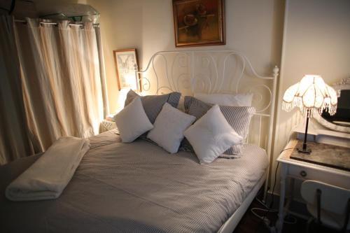Montmartre's appartement - Tap to explore photos