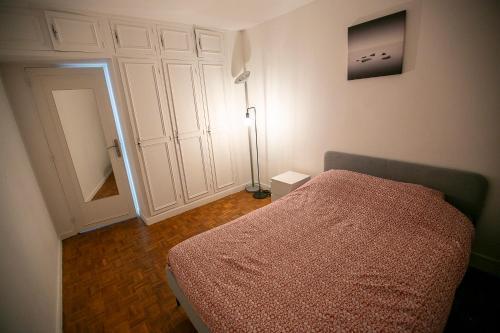 Luxury Appartement Batignole - Tap to explore photos