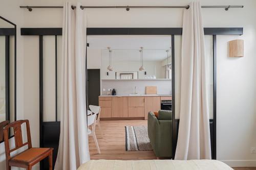 Appartement moderne et chic proche Tour Eiffel - Tap to explore photos