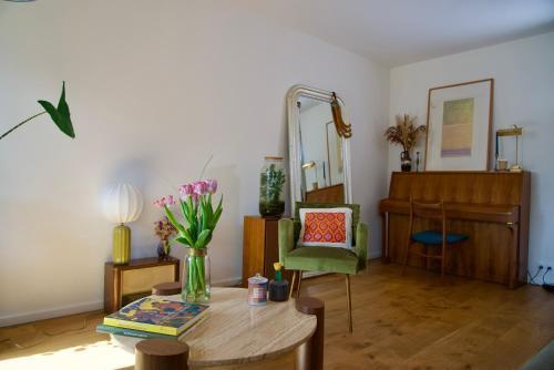 Superbe appartement lumineux proche du Marais - Tap to explore photos