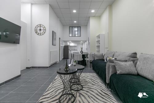 MBA - Lecourbe Splendide Appartement near Eiffel Towel - Tap to explore photos