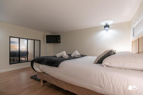 MBA - Lecourbe Splendide Appartement near Eiffel Towel - Tap to explore photos