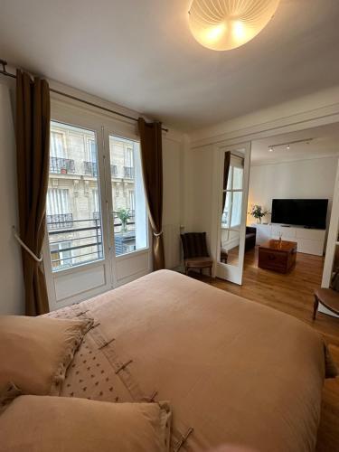 L.C. GrandTour Paris