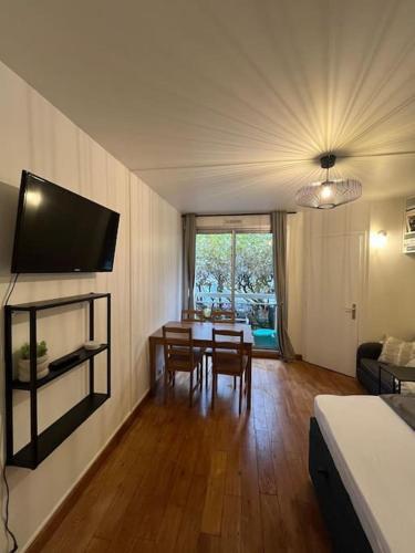 Porte de Paris Studio standing